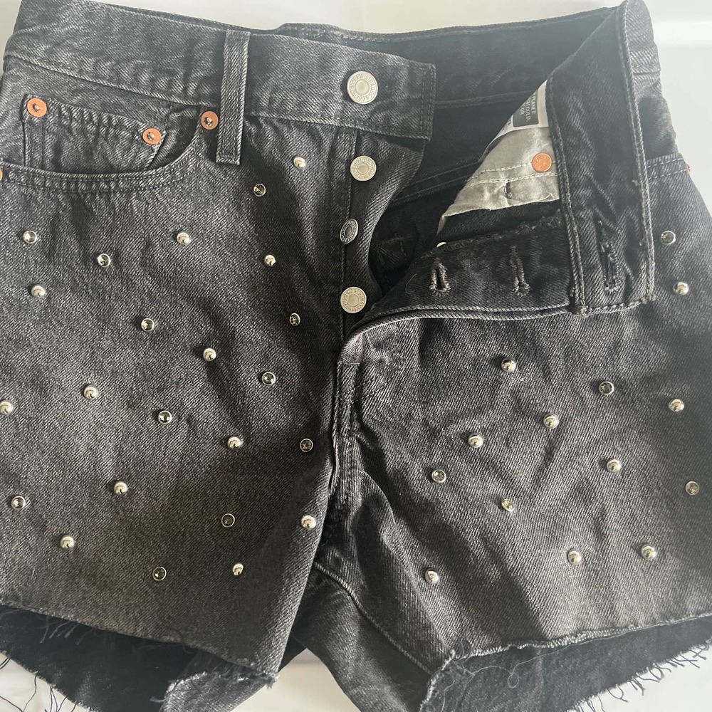 Levi’s Wedgie Shorts-27 -button fly - excellent condition - Picture 4 of 5